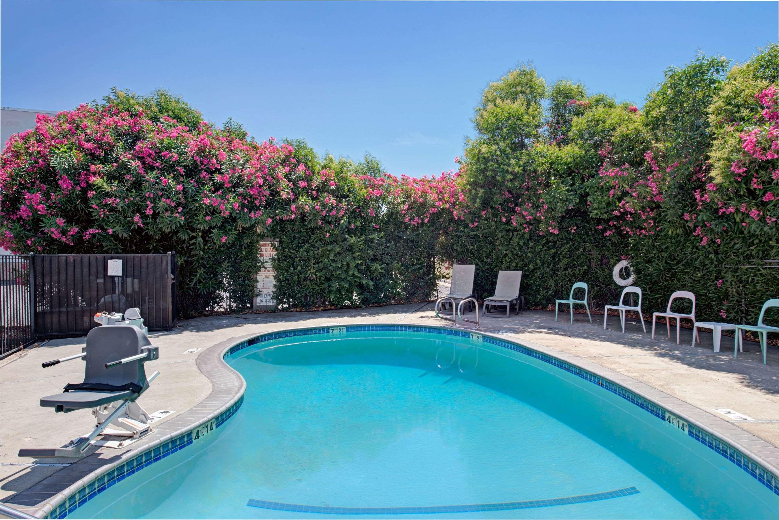 מלון Freeport Super 8 By Wyndham Sacramento/Florin Rd מראה חיצוני תמונה