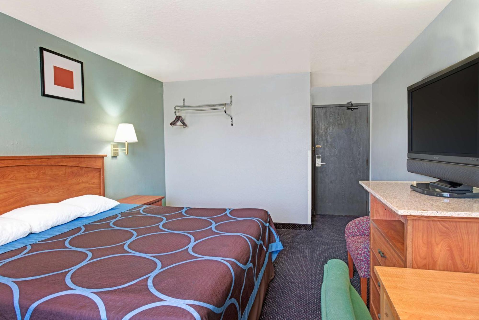 מלון Freeport Super 8 By Wyndham Sacramento/Florin Rd מראה חיצוני תמונה
