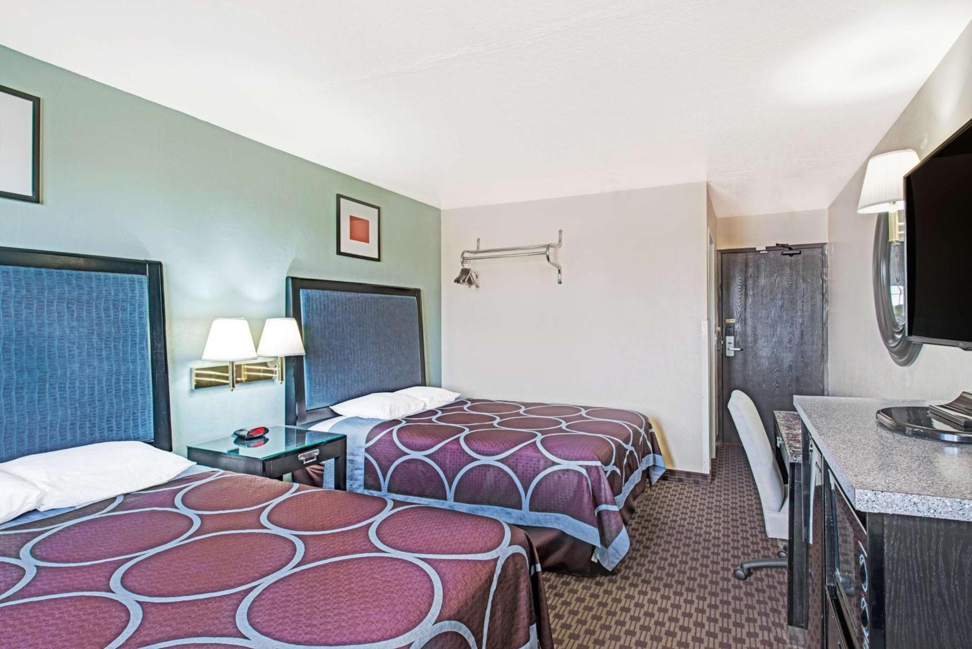 מלון Freeport Super 8 By Wyndham Sacramento/Florin Rd מראה חיצוני תמונה