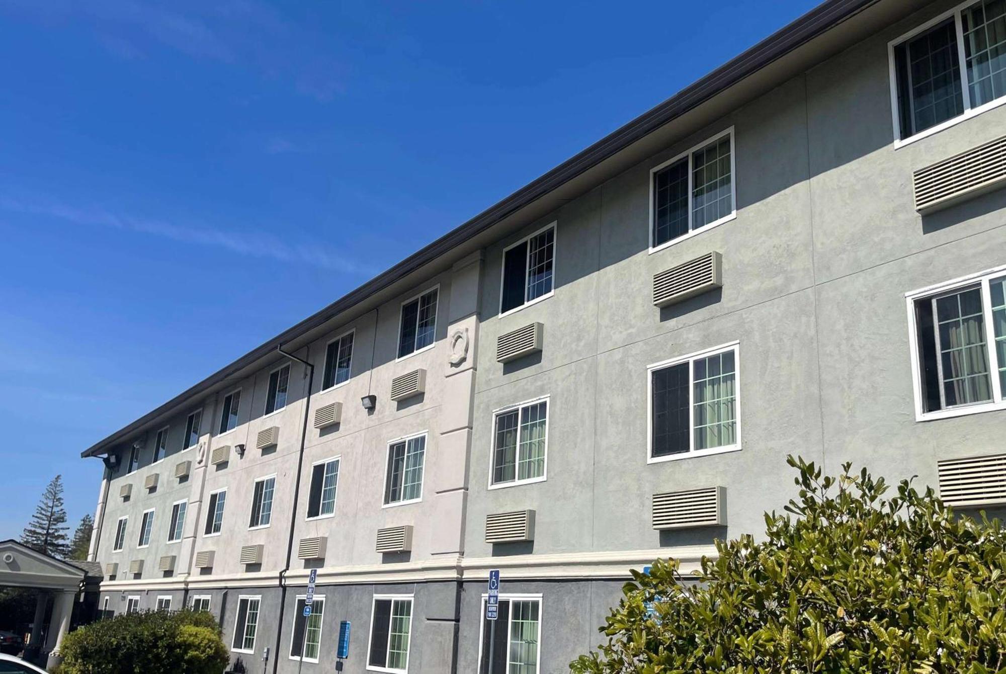 מלון Freeport Super 8 By Wyndham Sacramento/Florin Rd מראה חיצוני תמונה