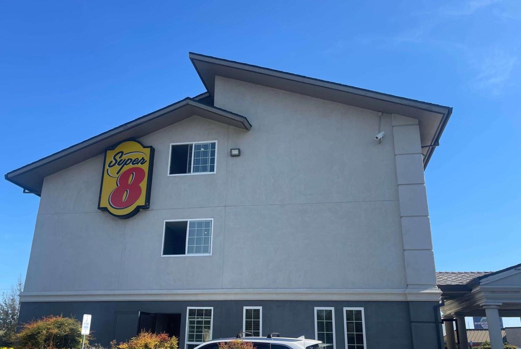 מלון Freeport Super 8 By Wyndham Sacramento/Florin Rd מראה חיצוני תמונה