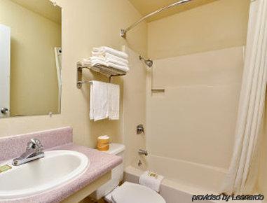 מלון Freeport Super 8 By Wyndham Sacramento/Florin Rd מראה חיצוני תמונה