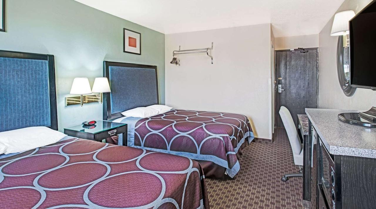 מלון Freeport Super 8 By Wyndham Sacramento/Florin Rd מראה חיצוני תמונה